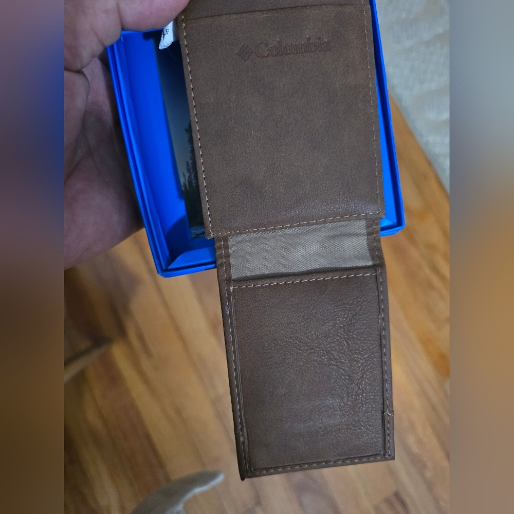 Columbia Brown Leather Card & Key Holder Wallet - Picture 6 of 6